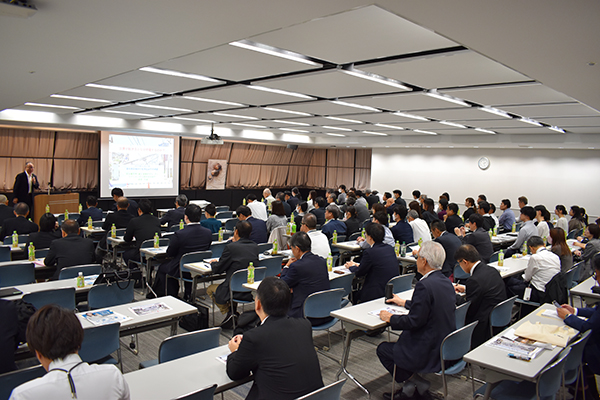 �u���̗l�q